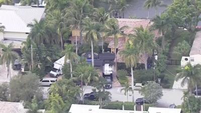 Police at Roger Stone's home in Fort Lauderdale