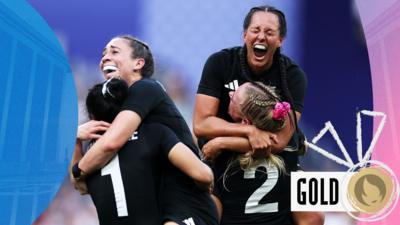 New Zealand women's rugby sevens team celebrating