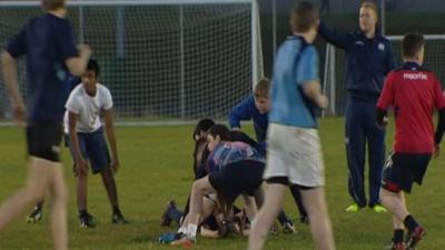 Tha barrachd 's barrachd oigridh a' dol an-sas an rugbaidh an Leòdhas
