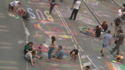 Over 20,000 people gathered to set a new world record for street art