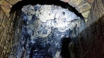 Fatberg in London sewer