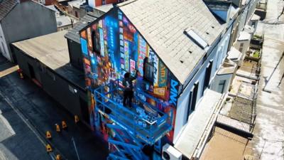 Dan Kitchener mural