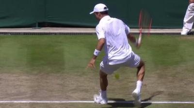 Bautista Agut plays a hot dog shot