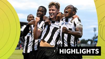 St Mirren players celebrating