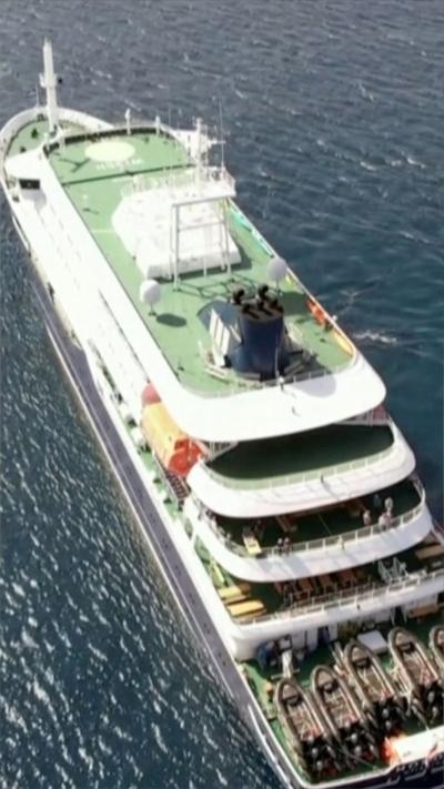 Cruise ship shot from above