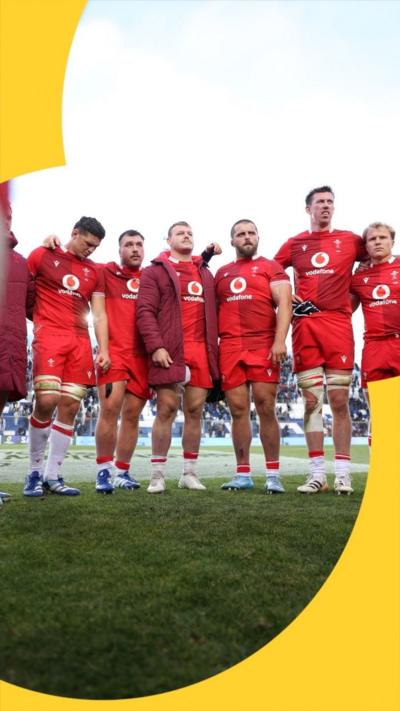 Wales players in a huddle