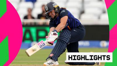 Nadine de Clerk batting 