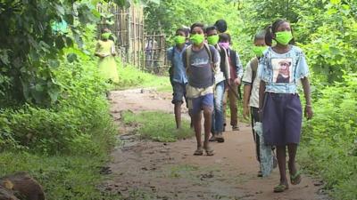 Schoolchildren in masks