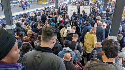 Metropolitan Line commuters