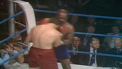 David Pearce fights Neville Meade