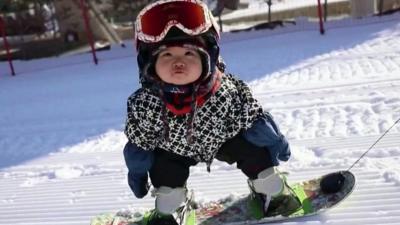 Wang Yuji, the snowboarding baby