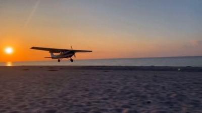 Small plane makes an emergency landing in Long Beach