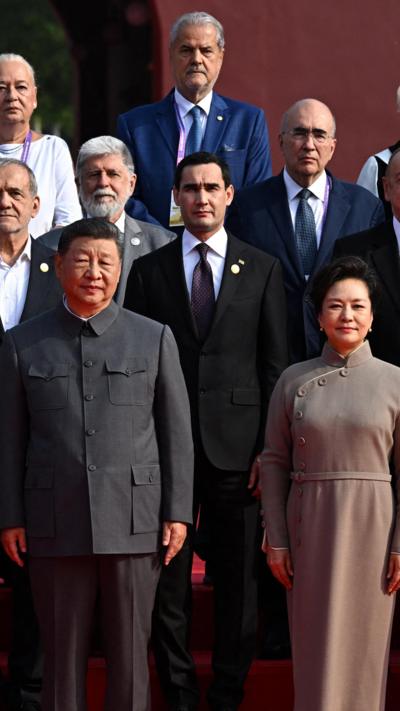 World leaders pose