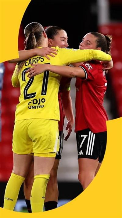 Mary Earps of Paris Saint-Germain interacts with Maya Le Tissier and Ella Toone of Manchester United
