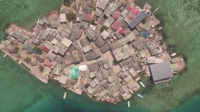 A view of Santa Cruz del Islote from the air