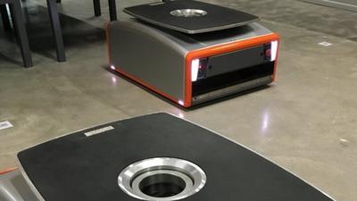 The "Butler" artificial intelligence robot which GreyOrange make for warehouses