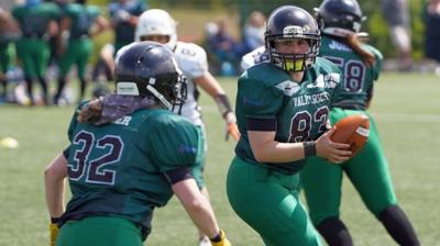 Cardiff Valkyries quarter-back Katherine Fretwell in action against Leicester Falcons