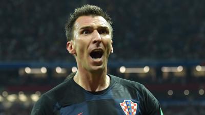 Mandzukic nets in extra time to give Croatia lead