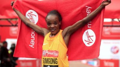 Jemima Sumgong finishing the london marathon