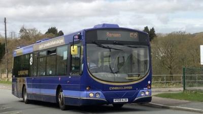 The number 58 bus to Banwen that serves Coelbren