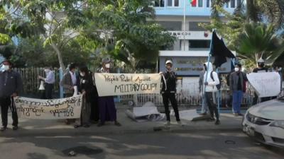 Protesters in Mandalay