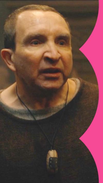 Eddie Marsan, who plays King Edward wears a tunic