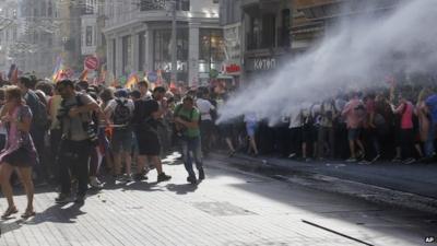 Water cannon fired at marchers