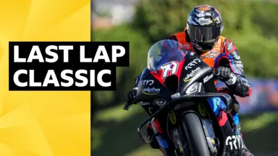 Paralysed rider Claire Lomas MBE completes lap at NW200 - BBC Sport