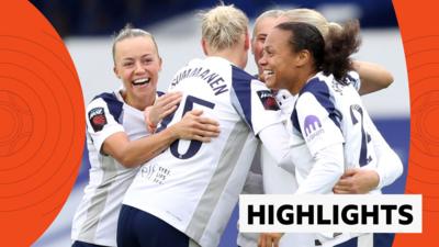 Cathinka Tandberg celebrates with teammates