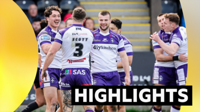 Wakefield celebrate against Castleford