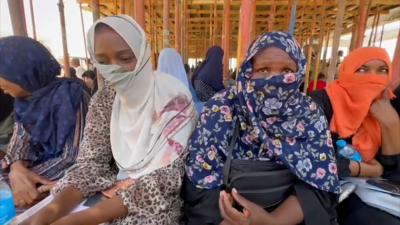 A group of Sudanese women at the Egyptian border