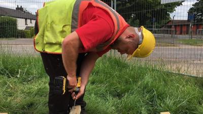 The "difficult and demoralising" job hunt for a builder who cannot hear.