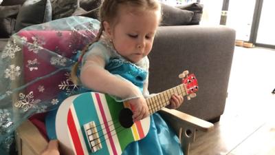 Music therapy online for children at higher risk of coronavirus