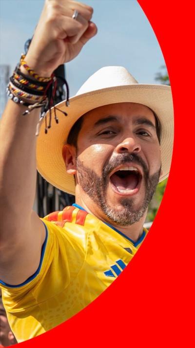 Right-wing candidate Abelardo de la Espriella, wearing a white hat and a yellow jersey.