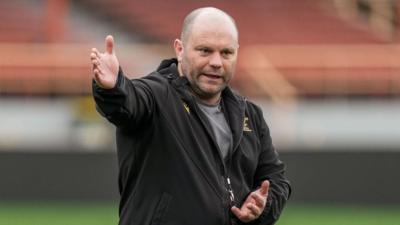 Sean Lynn coaching