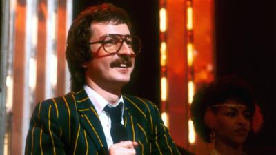 Steve Wright on Top of the Pops in 1982