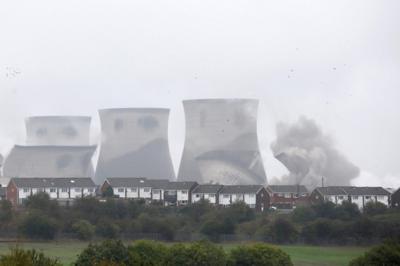 Cooling towers at the Ferrybridge power Station