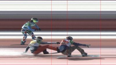 Photo-finish in snowboard cross final