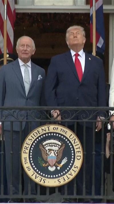 King and US president Trump watching flypast