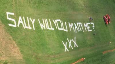 Marriage proposal (copyright: City Airport)