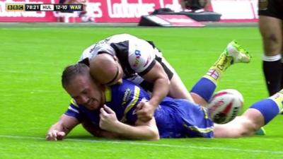 Danny Houghton tackles Ben Currie