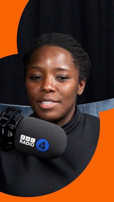 Phycologist Kimberly Wilson talks into the microphone  