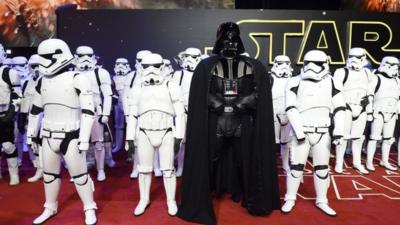 Star Wars parade ahead of premiere in London