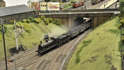 Half-a-dozen model rail enthusiasts took five years to recreate Alloa Station and its surroundings in miniature.