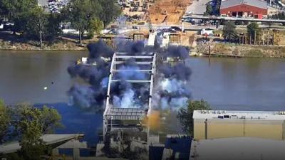 Broadway Bridge demolition in Arkansas