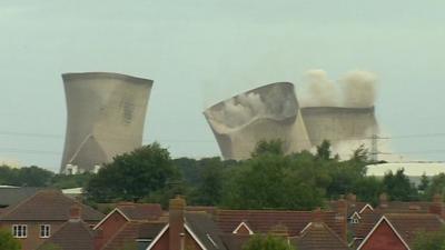 Three remaining cooling towers of Didcot power station near Oxford have been demolished.