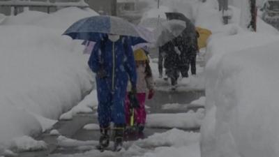 Record snowfall in Japan