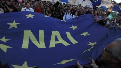 Protesters in Athens in favour of the 'yes' vote