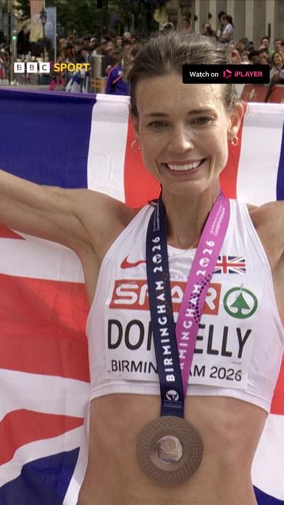 Abbie Donnelly of Great Britain with bronze medal