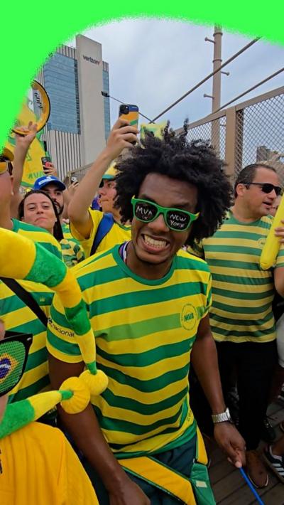 Brazil fans cross Brooklyn Bridge
